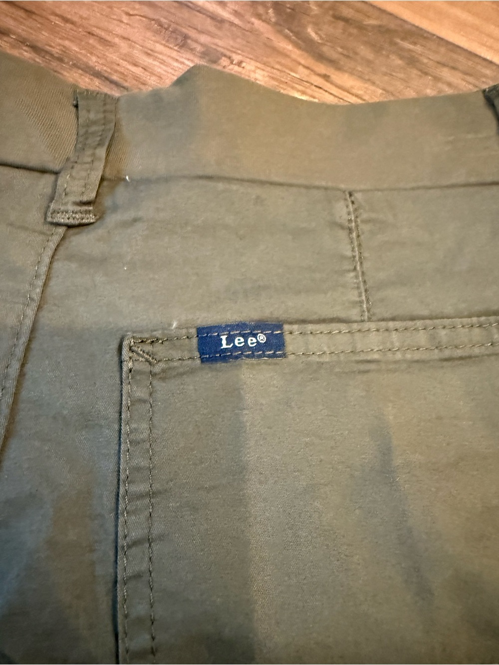 Lee Women's Olive Green Cargo Shorts - Picture 3 of 5